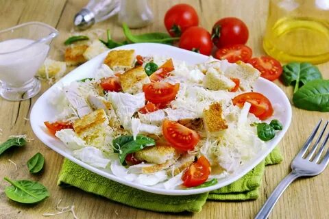 Какой салат в цезаре с курицей