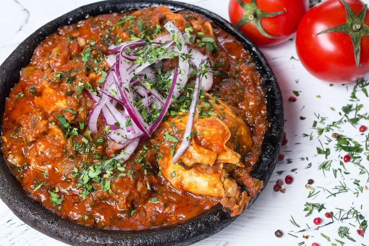 Грузинская кухня приготовить. Чахохбили по грузински. грибной чашушули. грузинская кухня чахохбили из курицы. чахохбили аджарский.