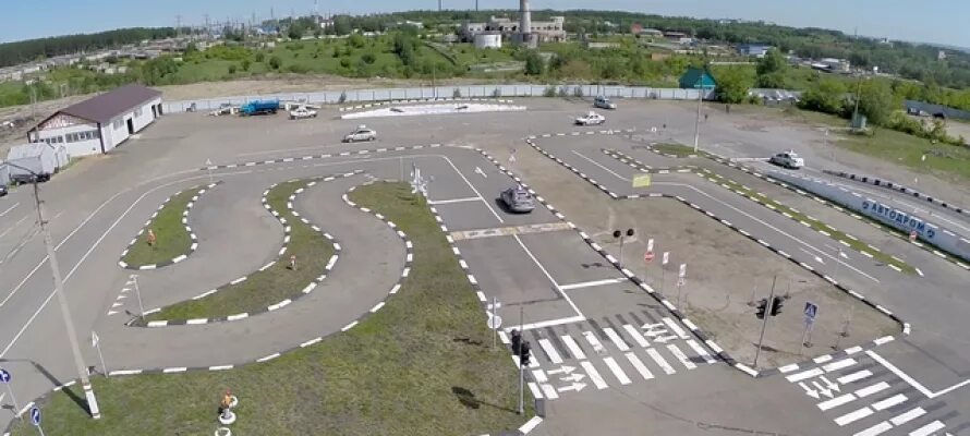 Автодром алма атинская 29. Автошкола рассвет горно-алтайск. Мрэо гибдд горно-алтайск автодром. Полигон гибдд горно-алтайск. Авто дром горно.