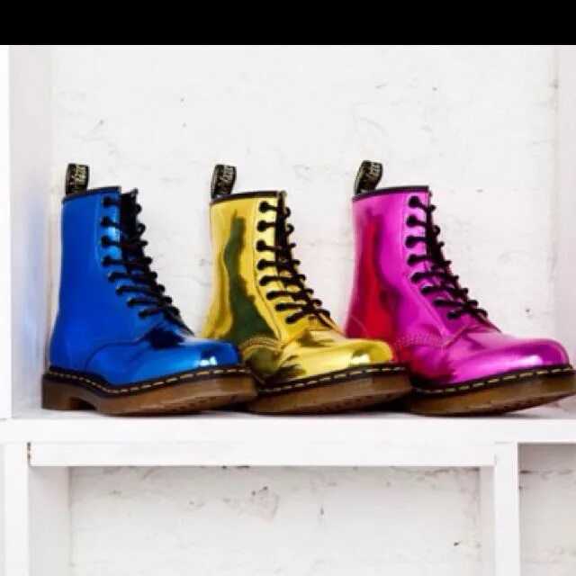 Color boots