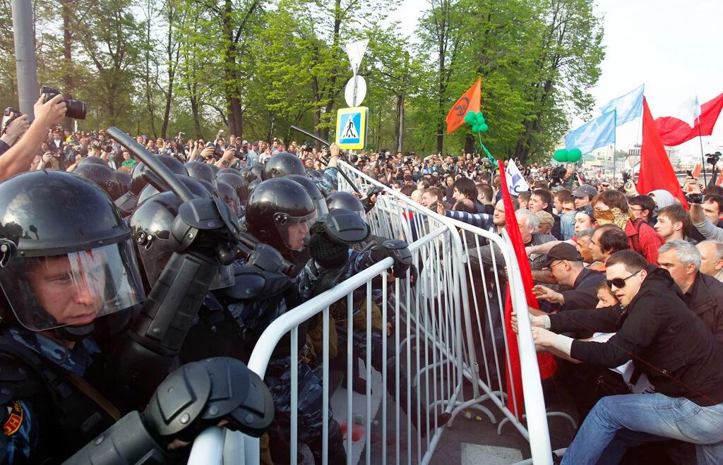7 май 2012 года. 6 Мая 2012 Болотная площадь. Протесты на Болотной площади 2012. Болотная революция 2012. Болотная площадь беспорядки 2011.
