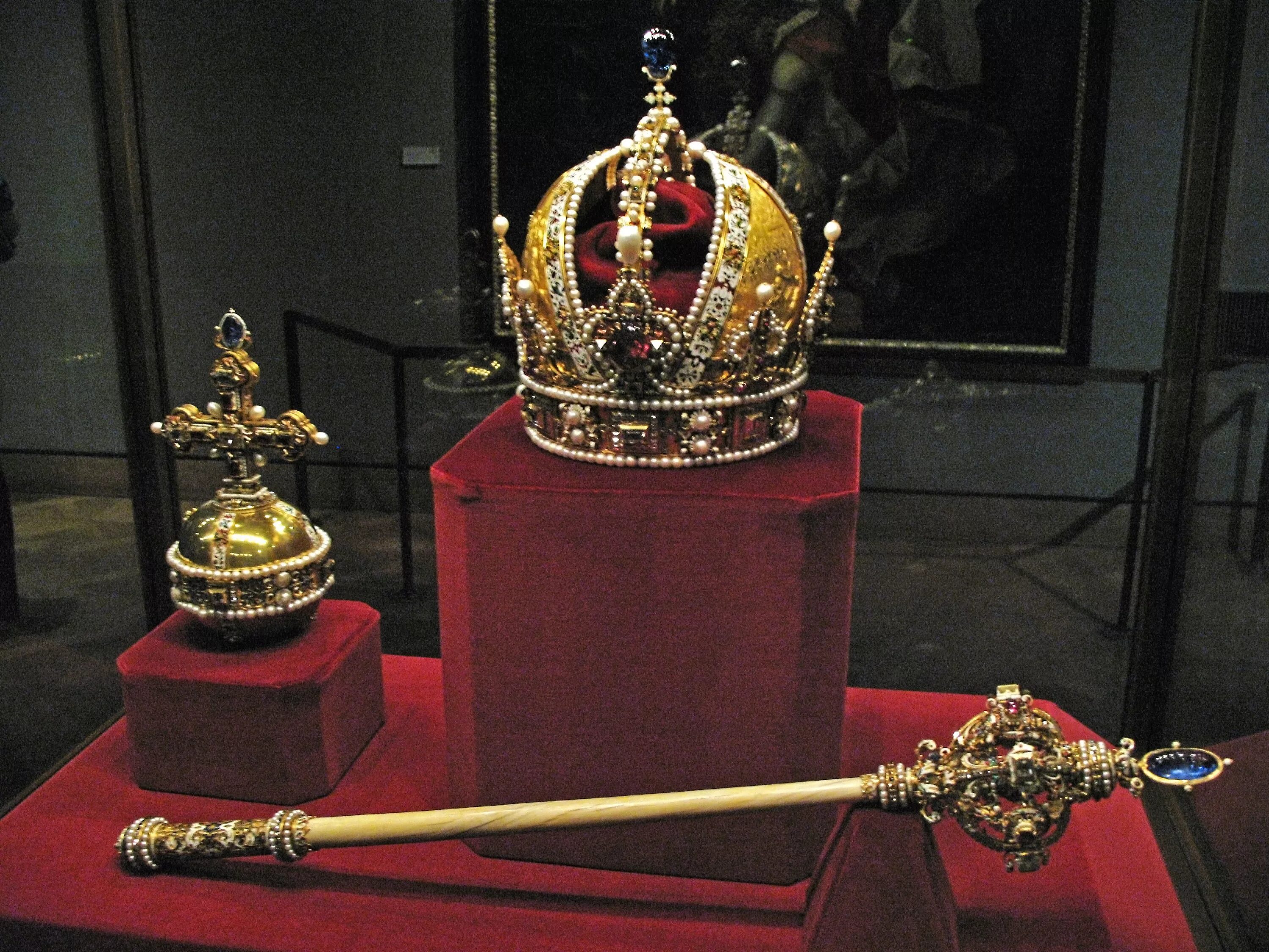 Царская сокровищница. Crown Jewels Tower of London. Сокровищница британской короны (the Crown Jewels).. Crown Jewels (драгоценности короны). Тауэр регалии королевы.