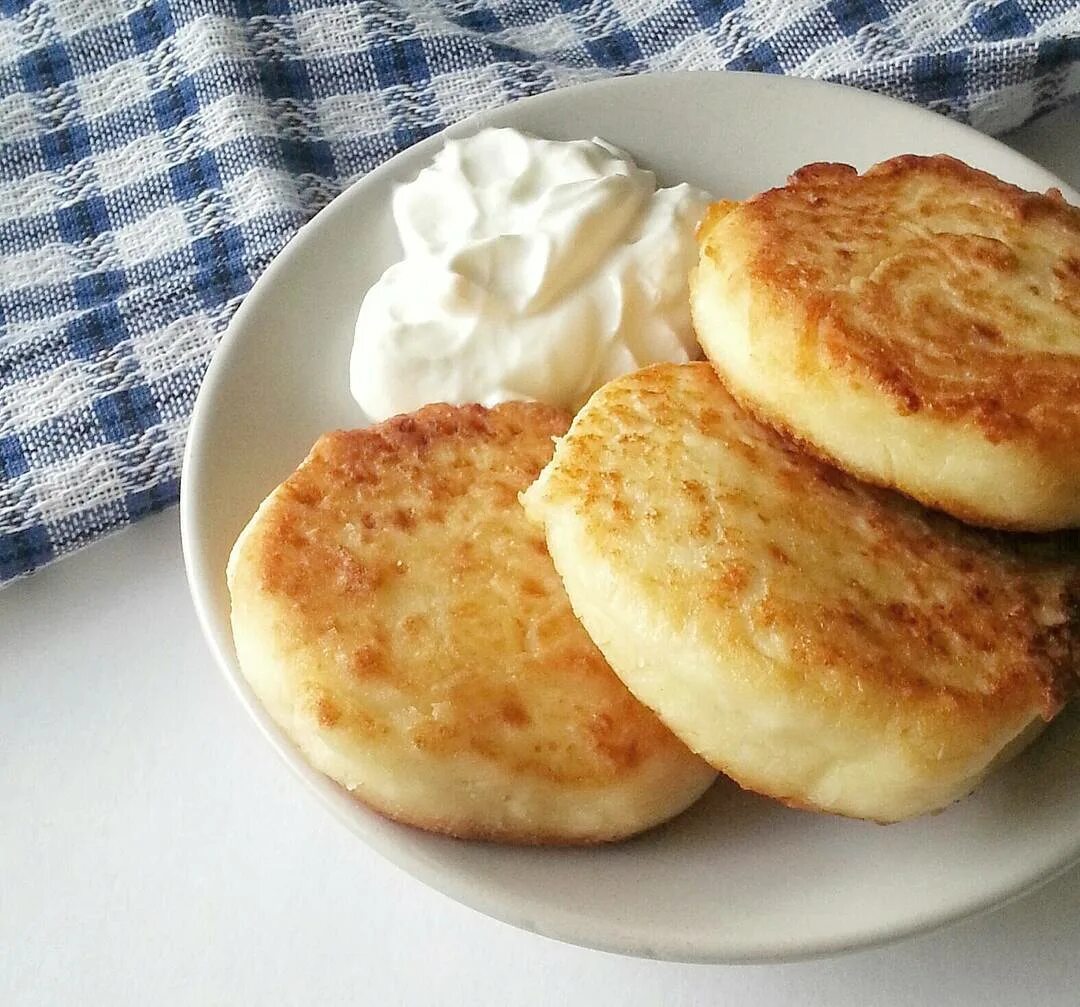 Рецепт сырников с манкой без творога. Сырники. Сытники. Сырчики. Сырники из творога.