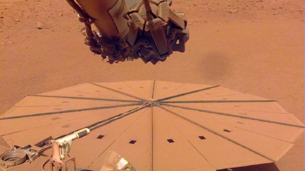 Марсианский зонд. Марсоход Инсайт. Insight аппарат на Марсе. Посадочный модуль НАСА Insight Mars. Марсоход космический аппарат Insight.