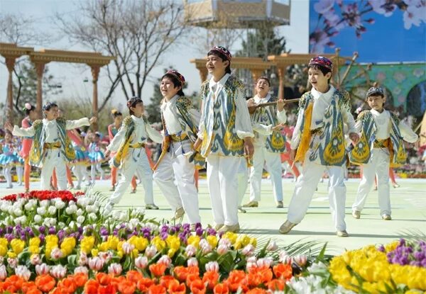 Навруз байрами Узбекистан. Навруз праздник весны в Узбекистане. Навруз Бахор байрами. Праздник Наурыз в Узбекистане.
