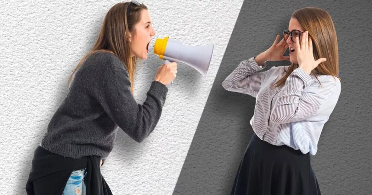 Реакция на грубость. Агрессивное поведение на рабочем месте. Хамство фото. Люди которые оскорбляют. Лесть девушка.