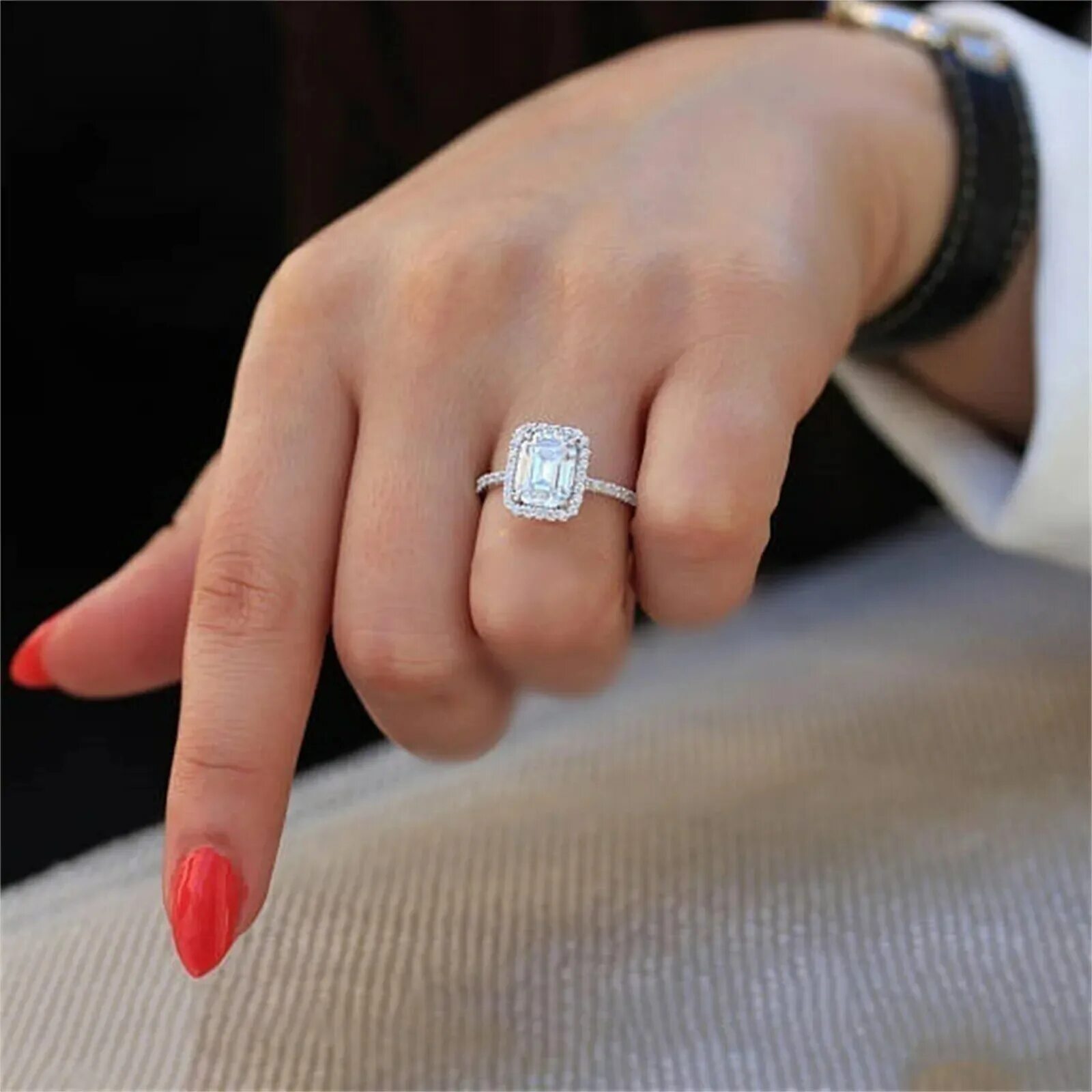 Кольцо серебро циркон помолвочное. Кольцо с большим квадратным камнем. Кольцо с прямоугольным камнем. Кольцо помолвочное октагон. Кольцо с большим белым камнем.