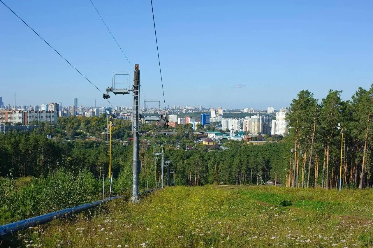 Горка уктус екатеринбург. Уктус екатеринбург лето. Уктусские горы екатеринбург. Гора уктус. Уктус город.