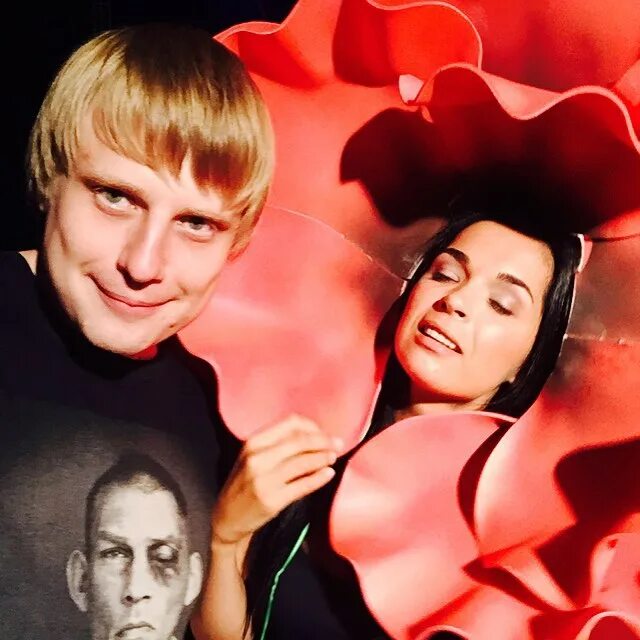 жена комиссаренко веб модель