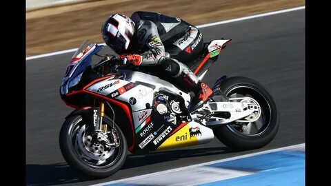 Moto racing