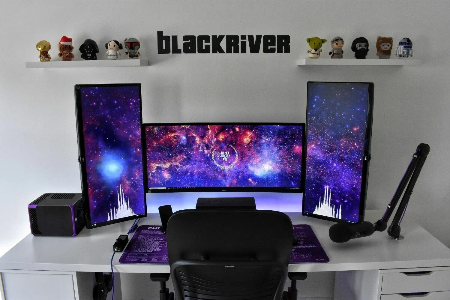 Стример монитор. Triple monitor setup. сетап 2 монитора. сетап 3 монитора. сетап 4 монитора.