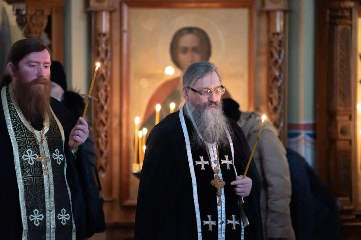 Чин канона андрея критского. Чин Андрея Критского. Великое повечерие с чтением канона прп. Андрея Критского. Митрополит Ювеналий канон Андрея Критского в Троицком храме Люберцы. Каноны Андрея Критского митрополит Лев.