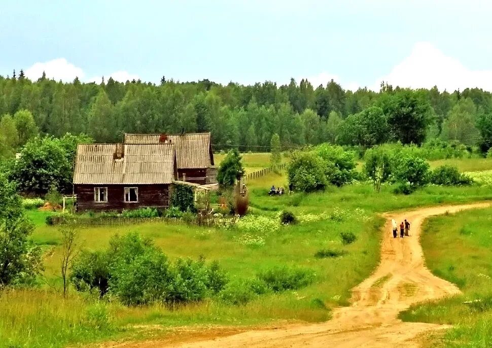 Про русские деревни. Деревня русский Лем Пермский край. Русская деревня. Деревня вдалеке. Сельская местность России.