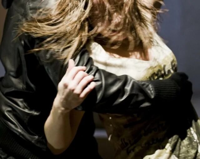 Сбежавшая невеста екатерина флат. Читать похищение девушки. Украли девушку. Девушка похитила девушку. Читать похищение девушки.