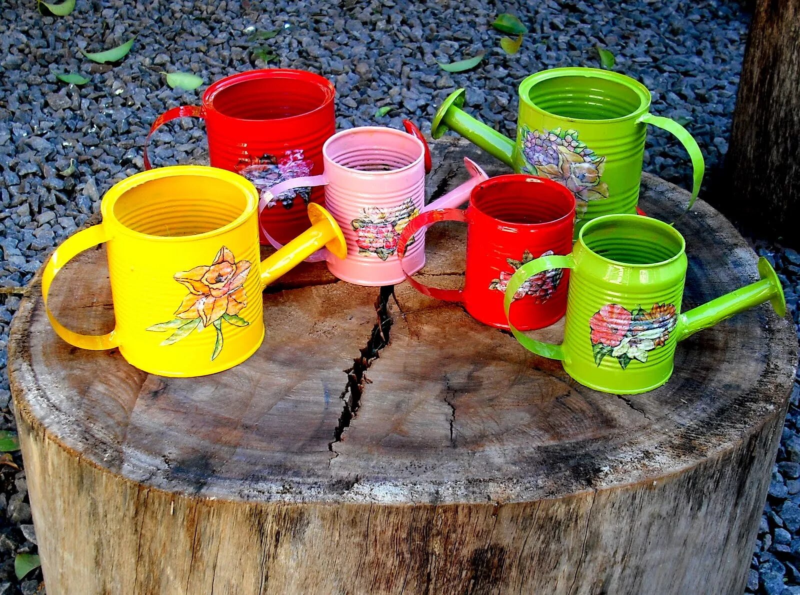 поделки из под жестяных банок. светильник из жестяной банки. поделки из консервных банок. пепельница из жестяной банки. поделки из консервных банок.