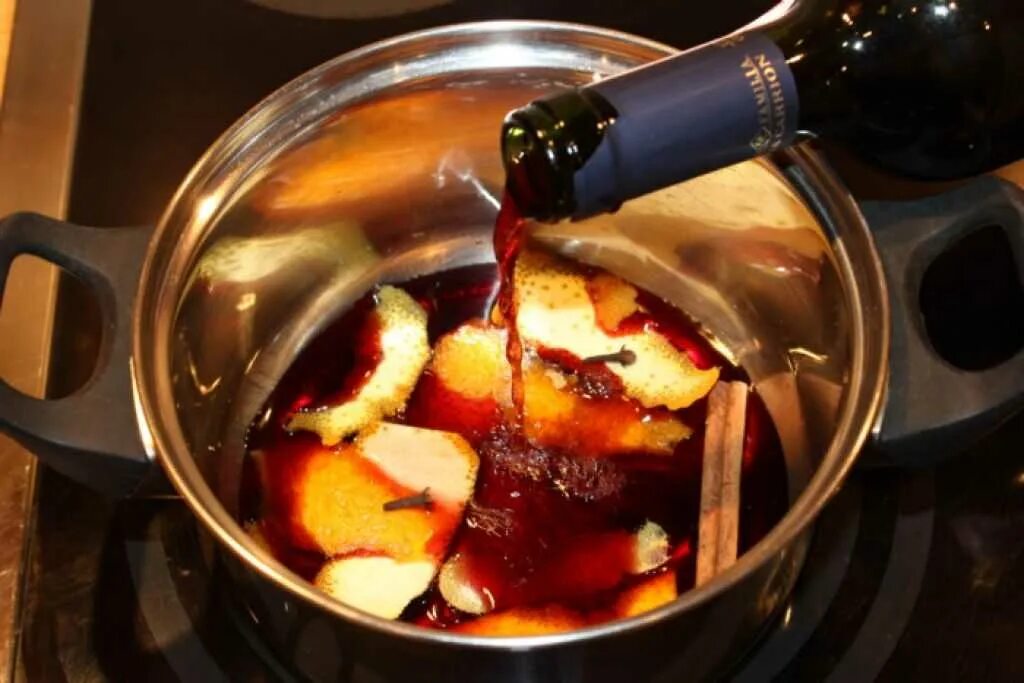 Специи для вина. Как называется вино со специями. Армас вино армения. Как называется вино со специями. Бутылочка вина.