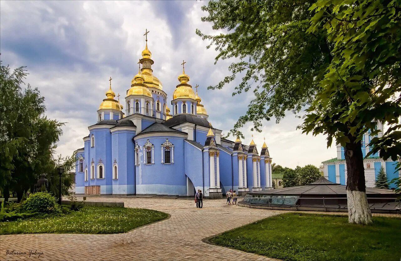 Михайловский собор в Киеве. Михайловская Церковь Киев. Михайловский собор. Михайловский собор, построенный Всеволодом Ярославовичем