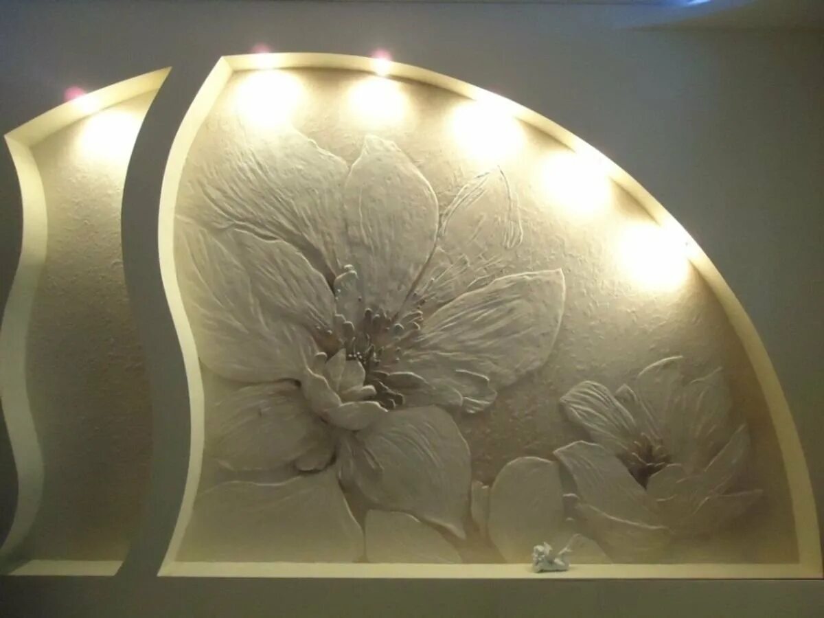 Настенный декор барельеф. Панно из штукатурки на стену. Объемное панно. Барельеф на стене. Барельефы из гипса.