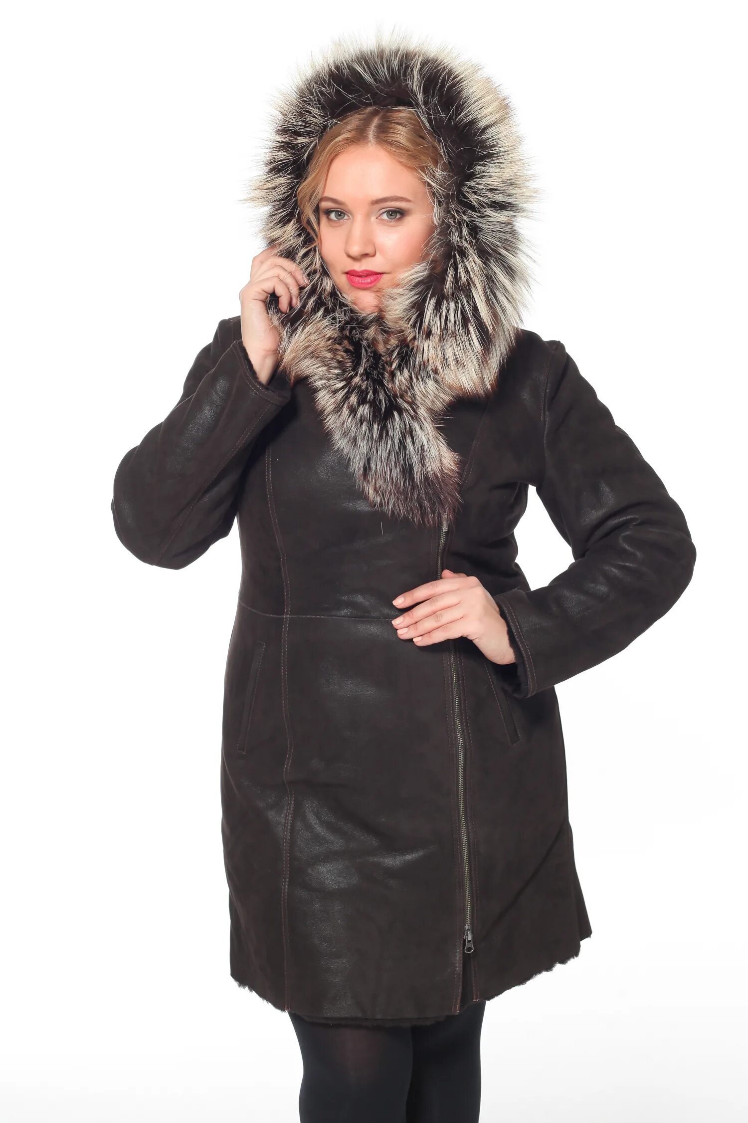 Дубленка sagitta чернобурка. Дубленка mishel 2017 с чернобуркой с капюшоном. Дубленка женская с чернобуркой. Черная дубленка с чернобуркой. Снежная королева дубленка с мехом чернобурки.
