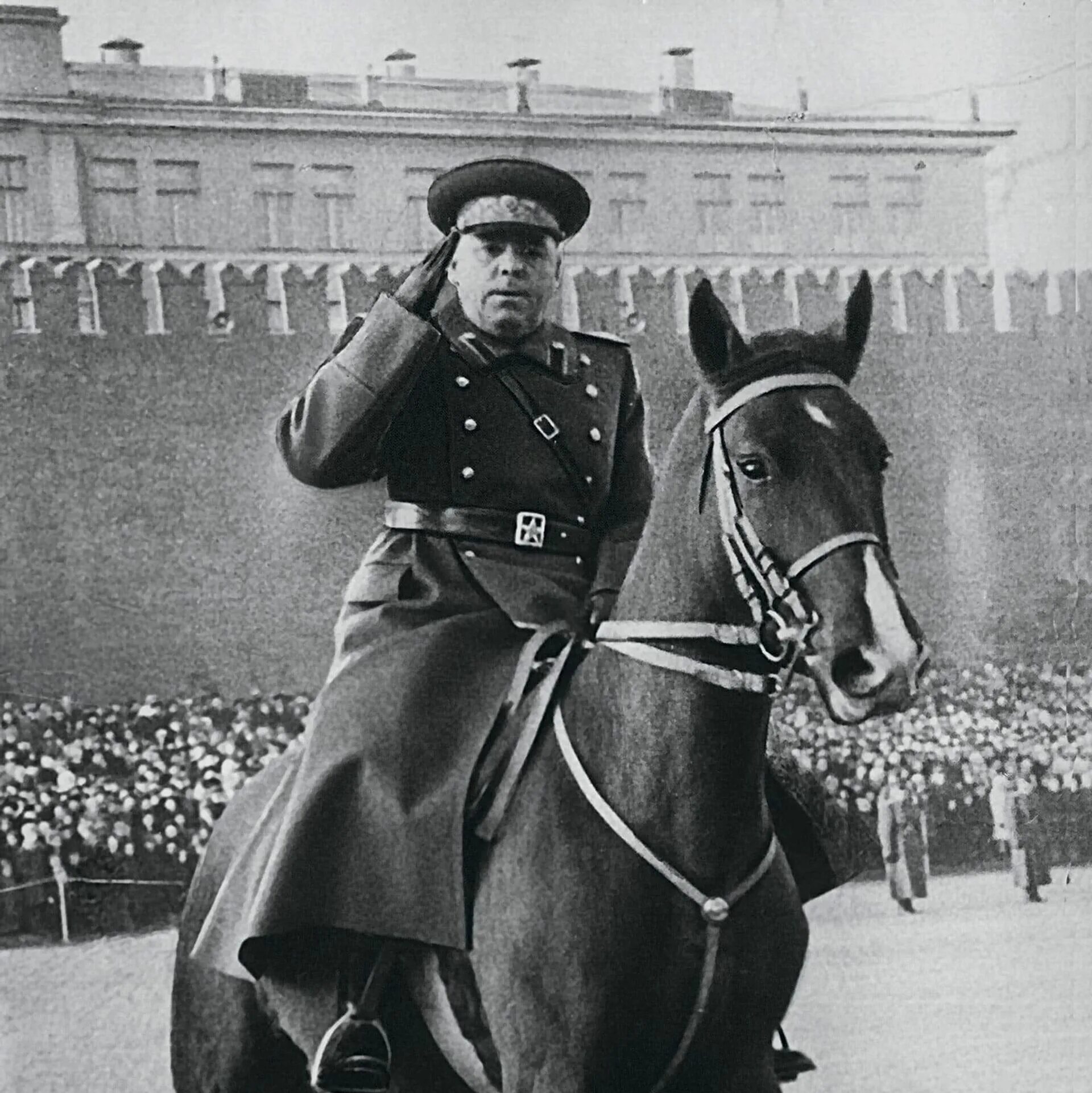 Маршал московское. Маршал рокоссовский на параде победы 1945.