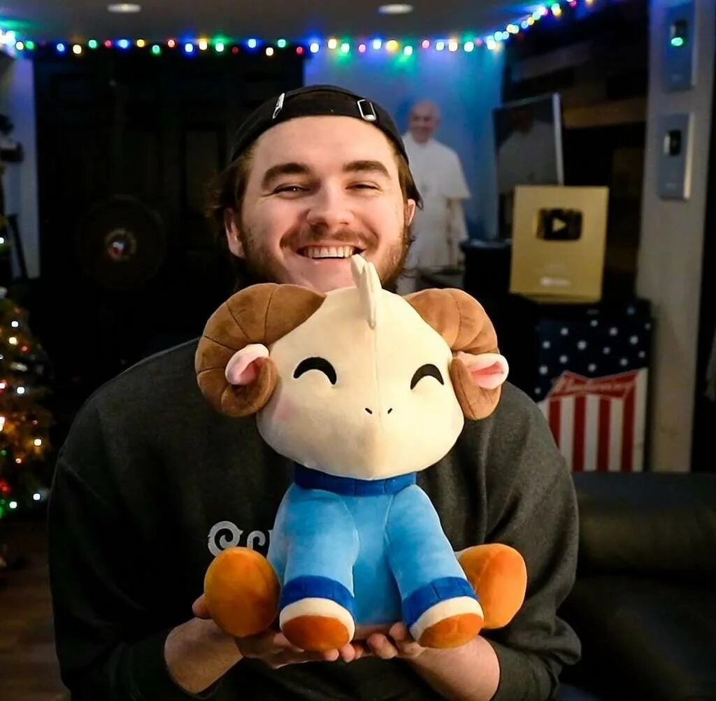 Schlatt. Джонатан шлатт. jay schlatt. игрушка jshlatt. jschlatt plush.