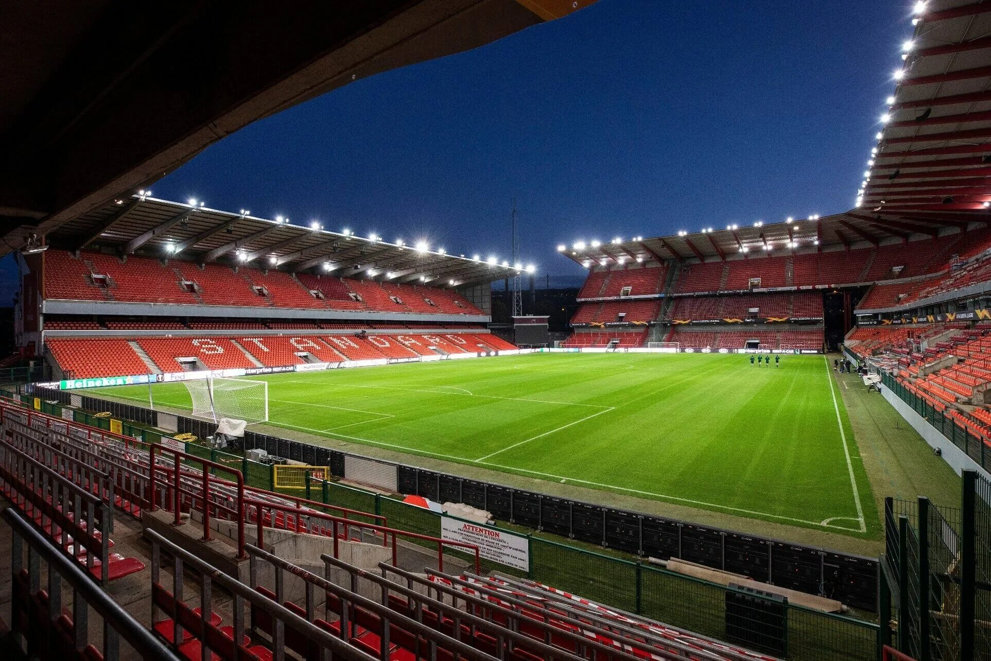 Стандард Льеж стадион. Морис Дюфран. Stade Maurice Dufrasne. ФК Стандард Льеж.