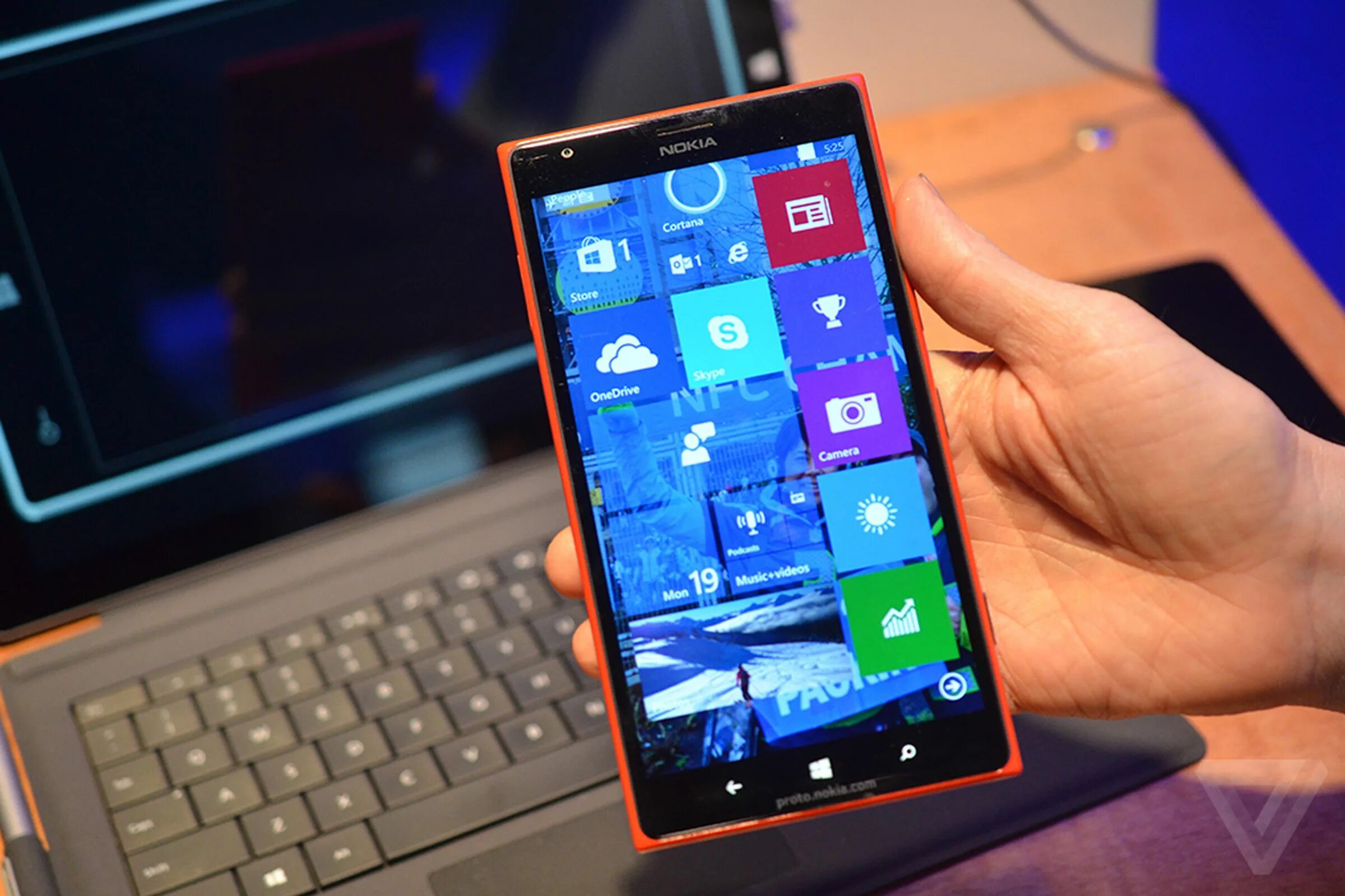 Проблемы с обновлением телефонов. Windows Phone 10. Windows 10 mobile. Windows Phone 2015. Microsoft Phone x10.