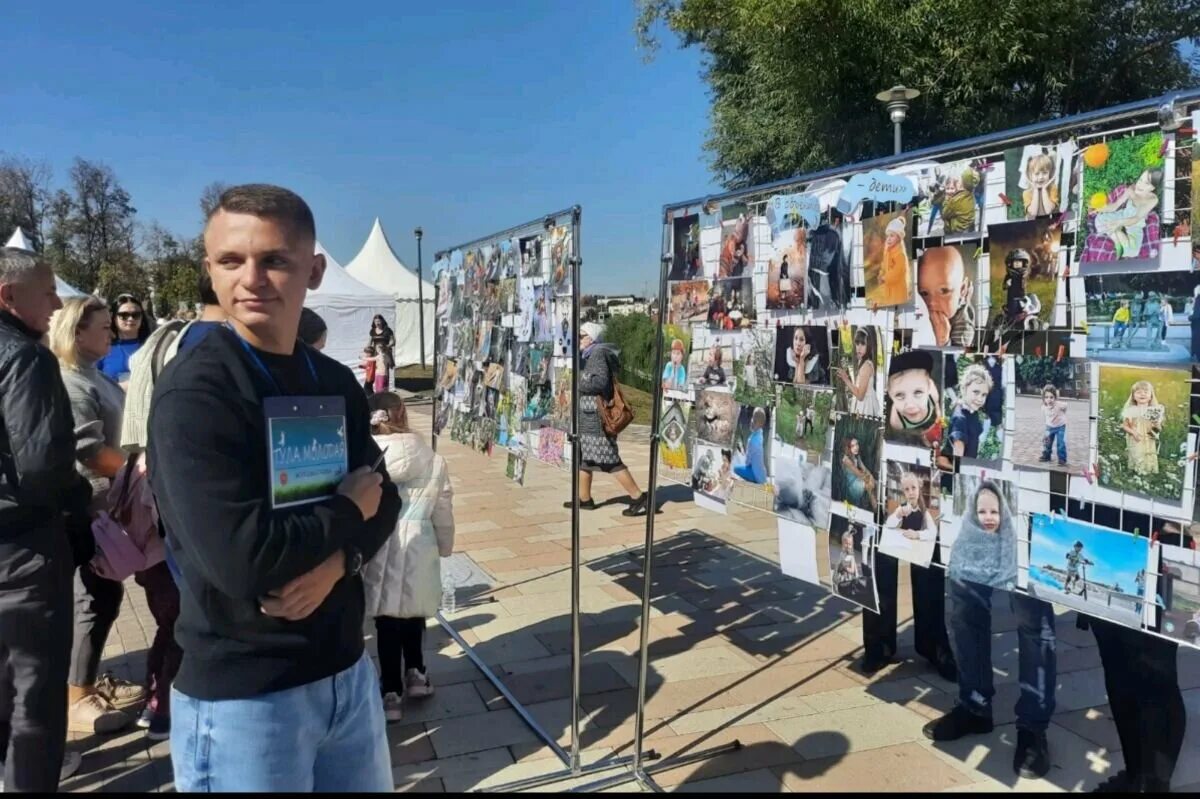 Город тула 9 мая. Фотовыставка. день города тула 2025. тула набережная 2025. фотовыставка картинка.