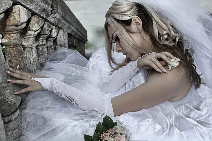 Ютуб русская невеста. Проклятая невеста. Брошенная невеста. Плачущая невеста. Дух невесты.