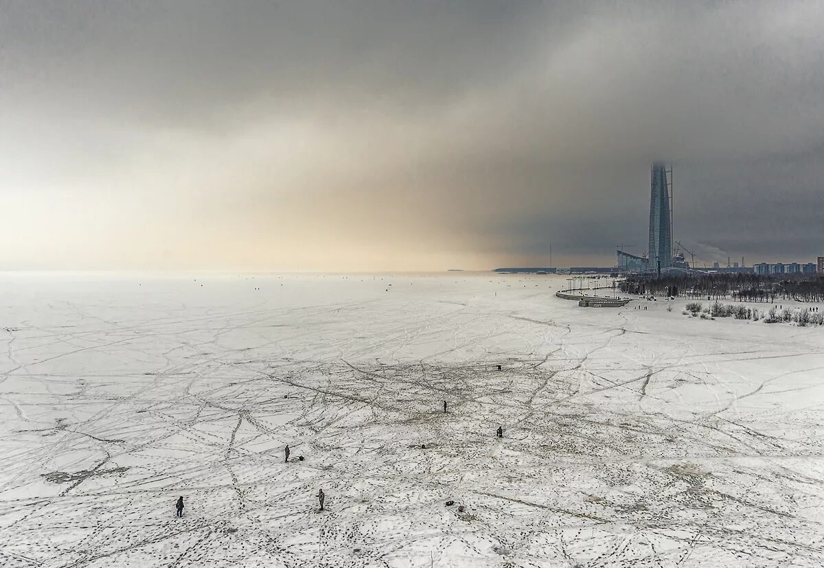 Финский залив зима Санкт Петербург. Зимний финский залив Лахта. Замерзший финский залив.