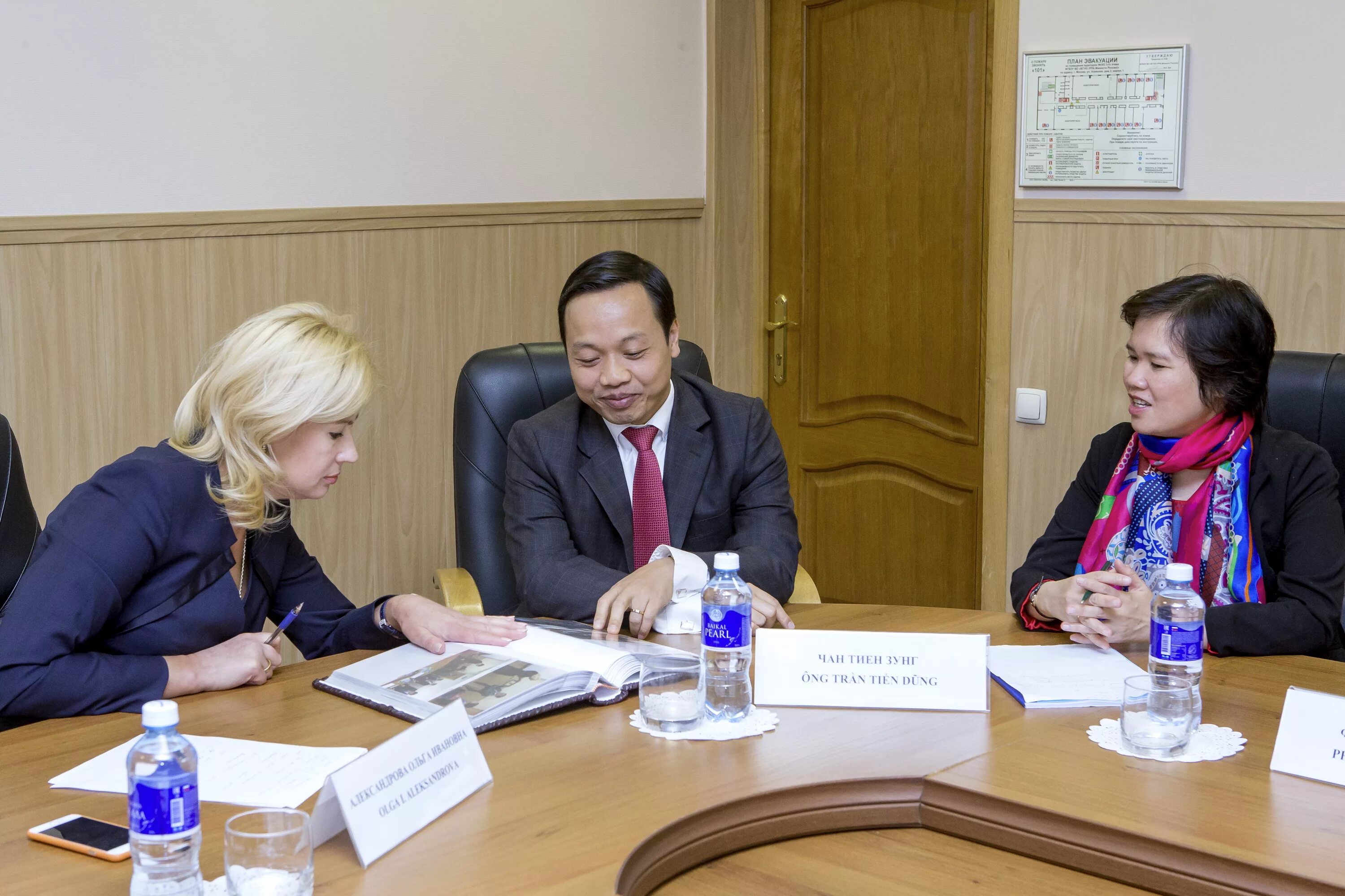 Мин юстиции лнр. Министерство юстиции республики крым сотрудники. Представители минюста. Минюст севастополь. Представители минюста.