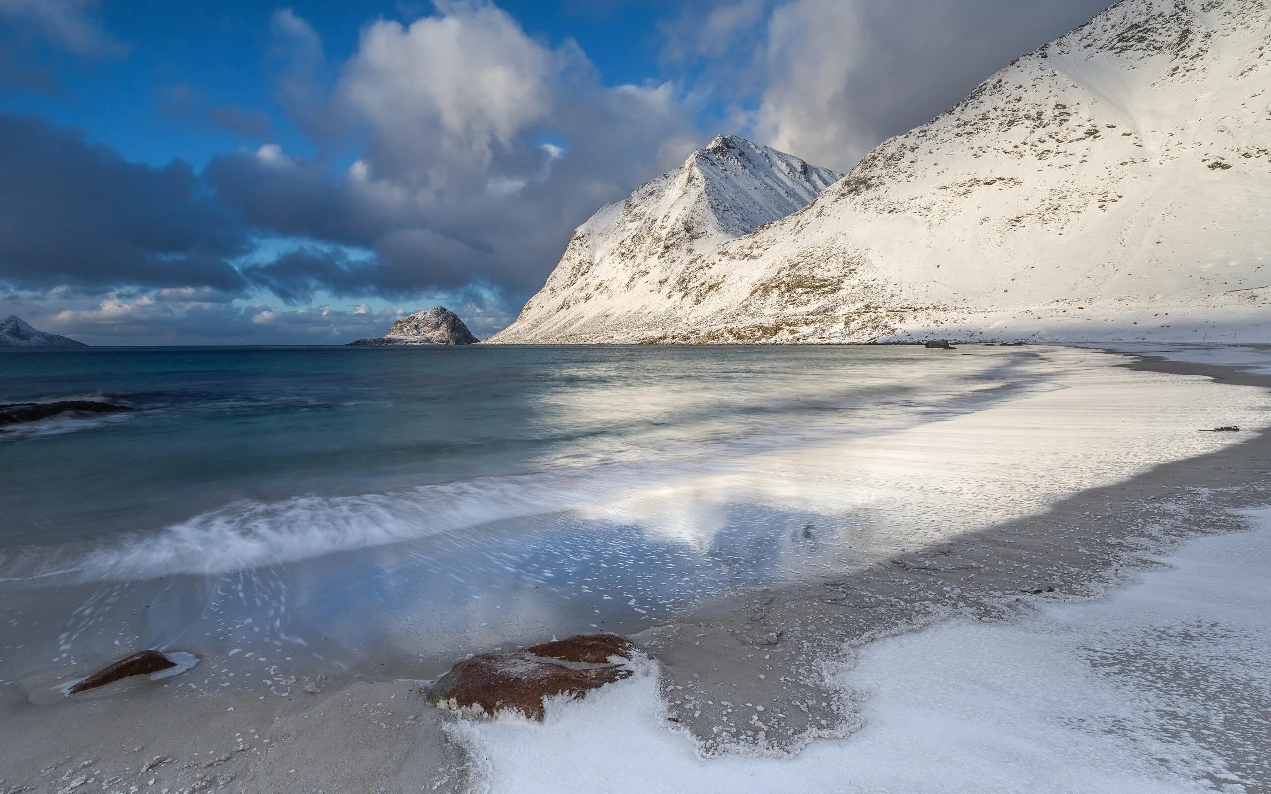 Красивое море зимой. Лофотенские острова норвегия 3840x2160. горы норвегия 4к. море и горы. снег на море.