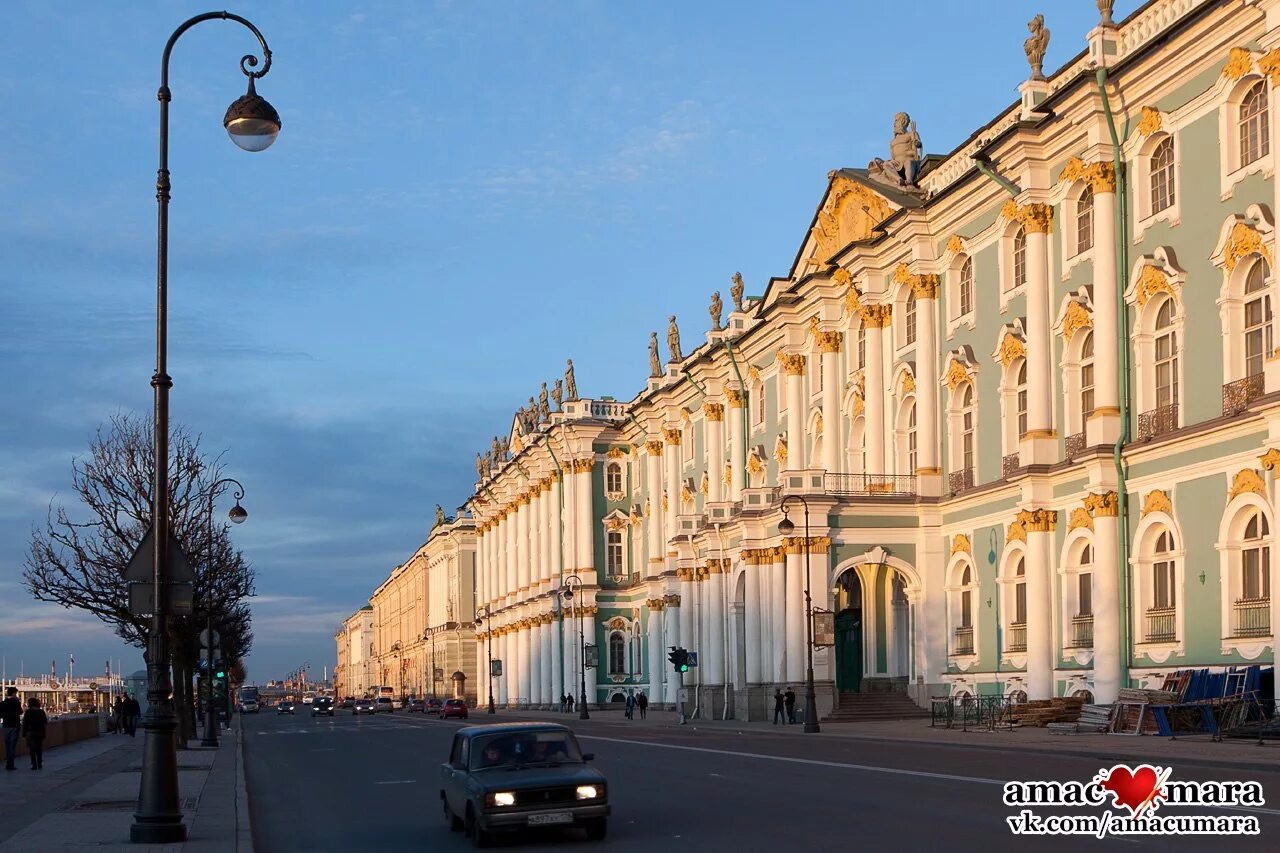 Спб вход. Эрмитаж фасад с набережной. Дворцовая набережная в Санкт-Петербурге вход в Эрмитаж. Дворцовая набережная 32 вход в Эрмитаж. Эрмитаж вход с набережной.