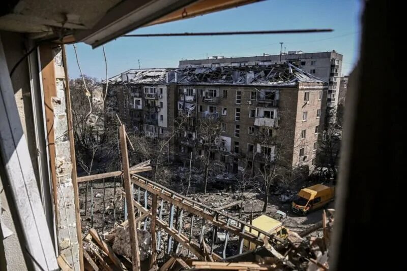 Обстрелы киева сегодня. Бомбежка киева 2025. разрушенные города украины. разрушения на украине. разрушенный дом.