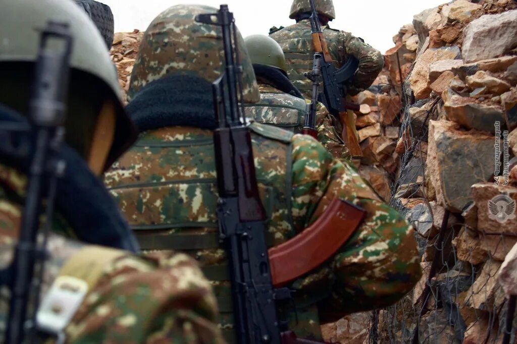 Рудник на месте дворца молодежи в армении. Джавахские армяне. Армения передаст. Ситуация на границе арцах азербайджан. Военный армянин.