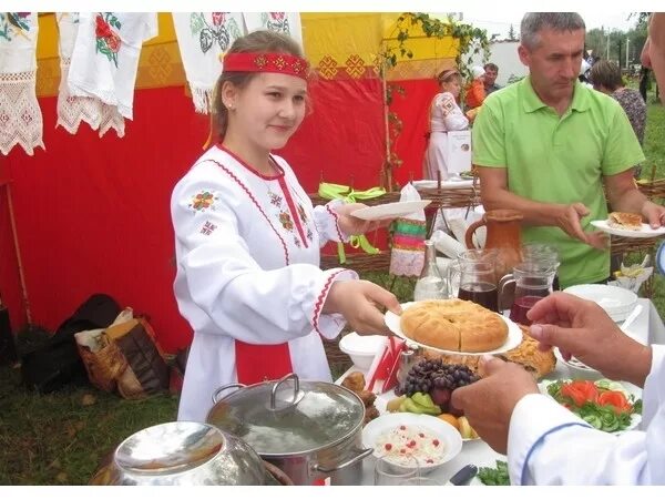 Национальная еда Чувашии. Национальное блюдо чувашей. Традиционная кухня чувашей. Народ России чуваши Национальная кухня.