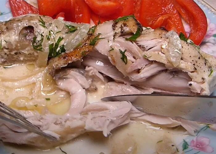 Треска. Судак в сметане в духовке. Судак запеченный под сливочным соусом. Судак в сметане в духовке. Судак припущенный с картофельным пюре.