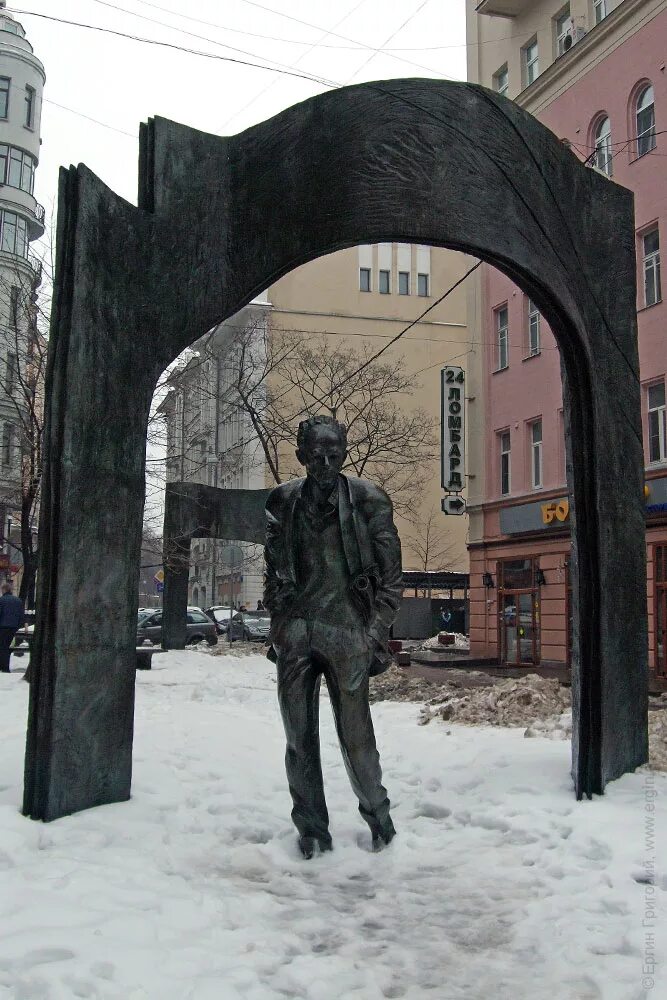 2002 — памятник булату окуджаве, москва, арбат (бронза). Арбат 43 памятник окуджаве\. Памятник окуджаве в москве на арбате. Памятник булату окуджаве на арбате. Памятник булату окуджаве в москве.