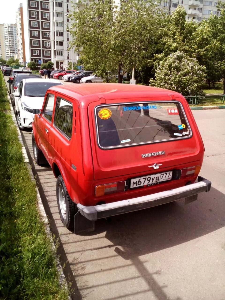 Брюховецкая красная нива. Красная Нива. Красная Нива машина. Red Niva 2121.