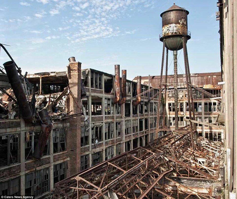 Разрушенная промышленность. Завод Детройт в США. Заброшенный Детройт завод Дженерал. Заброшенные фабрики в США. Детройт в 1990 заброшенные здания.