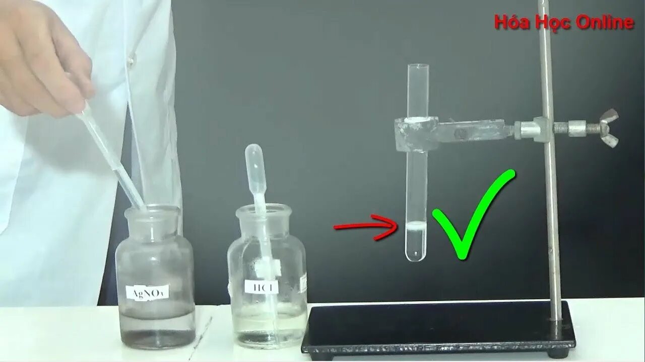 Hcl раствор agno3. Agn03+HCL. Agno3 цвет раствора. Agno3+HCL осадок. HCL разбавленная + agno3.