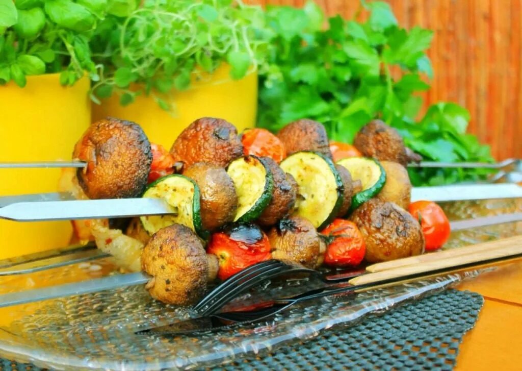 Кусок шашлыка. Шашлыки на природе. Мцвади хоровац. Аппетитный шашлык. Красивый шашлык.