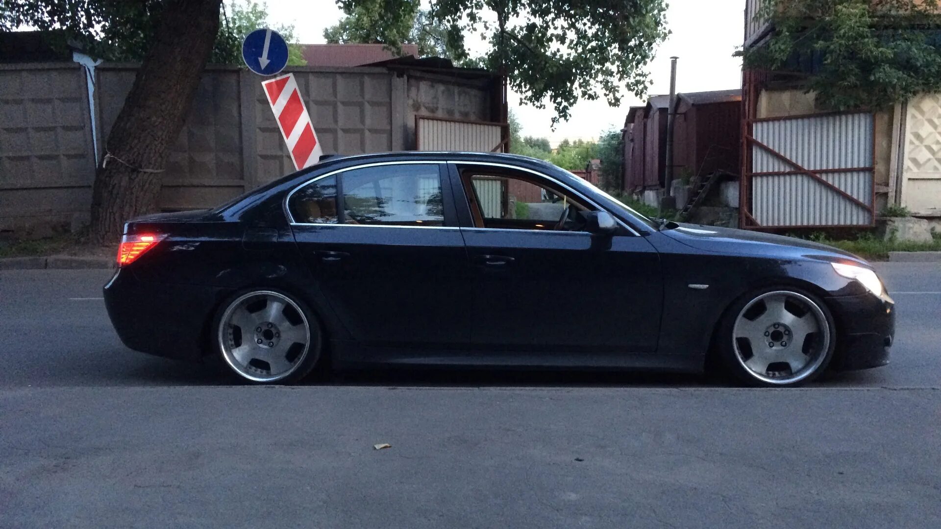 Е39 е60. BMW 5 e60 r19. BMW e60 r19. БМВ е60 на 19 дисках. БМВ е60 r19.