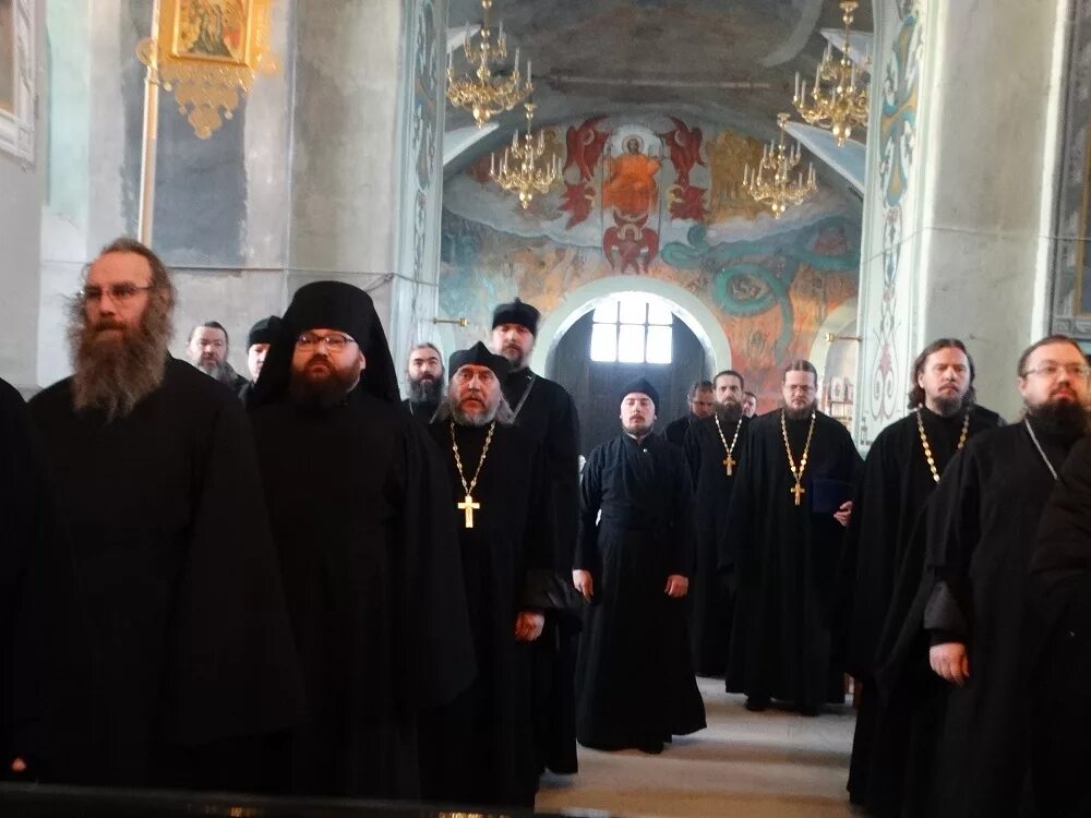 сайт троицкой епархии. троицкая и южноуральская епархия. клир это в церкви. рождественские чтения в троицке. ясные поляны троицкий район одигитриевский храм.