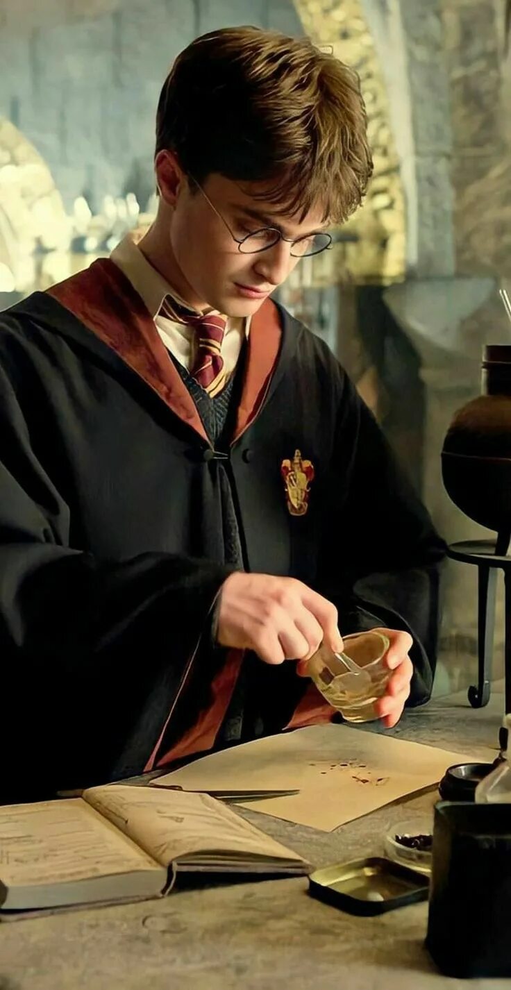 Северус снейп зельеварение. Кабинет зельеварения гарри поттер арт. Что писал поттер на уроке зельеварения. Что писал поттер на уроке зельеварения. Что писал поттер на уроке зельеварения.