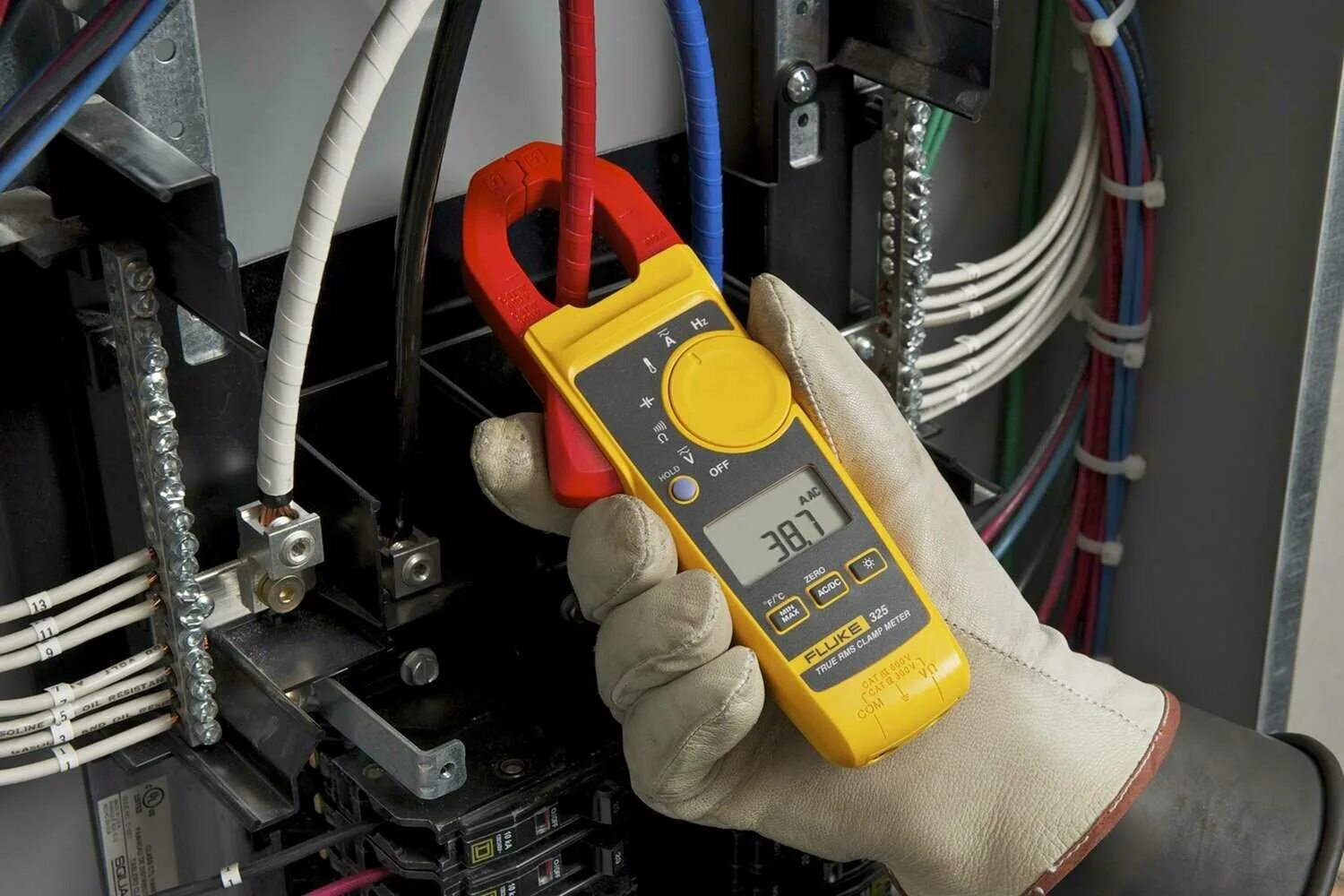 Fluke 115. Замер сопротивления изоляции до 1000в. Замер электричества. Мультиметр цифровой флюке. Измерение сопротивления изоляции кабеля fluk.