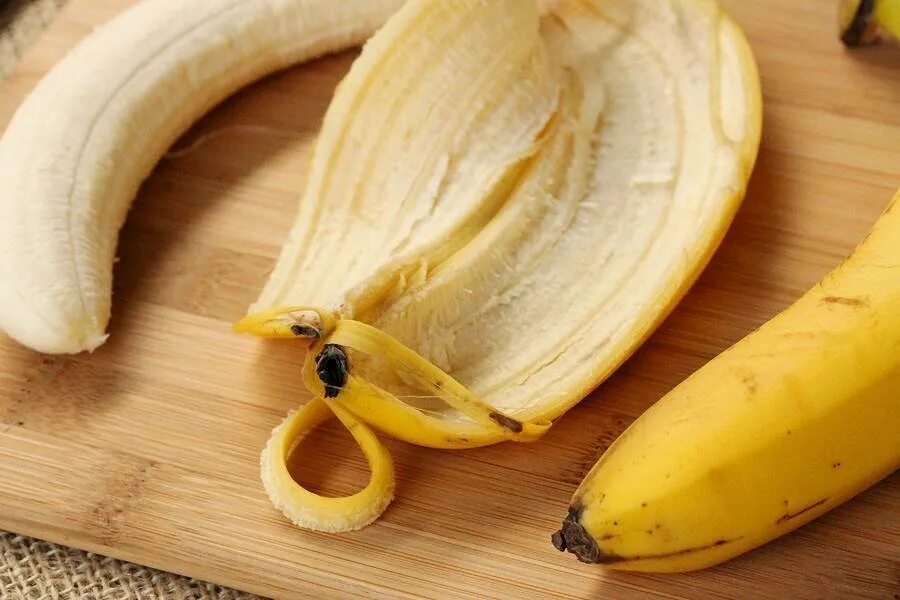Можно есть кожуру банана. Кожура банана. Банановая шкурка. Шкурки от бананов.