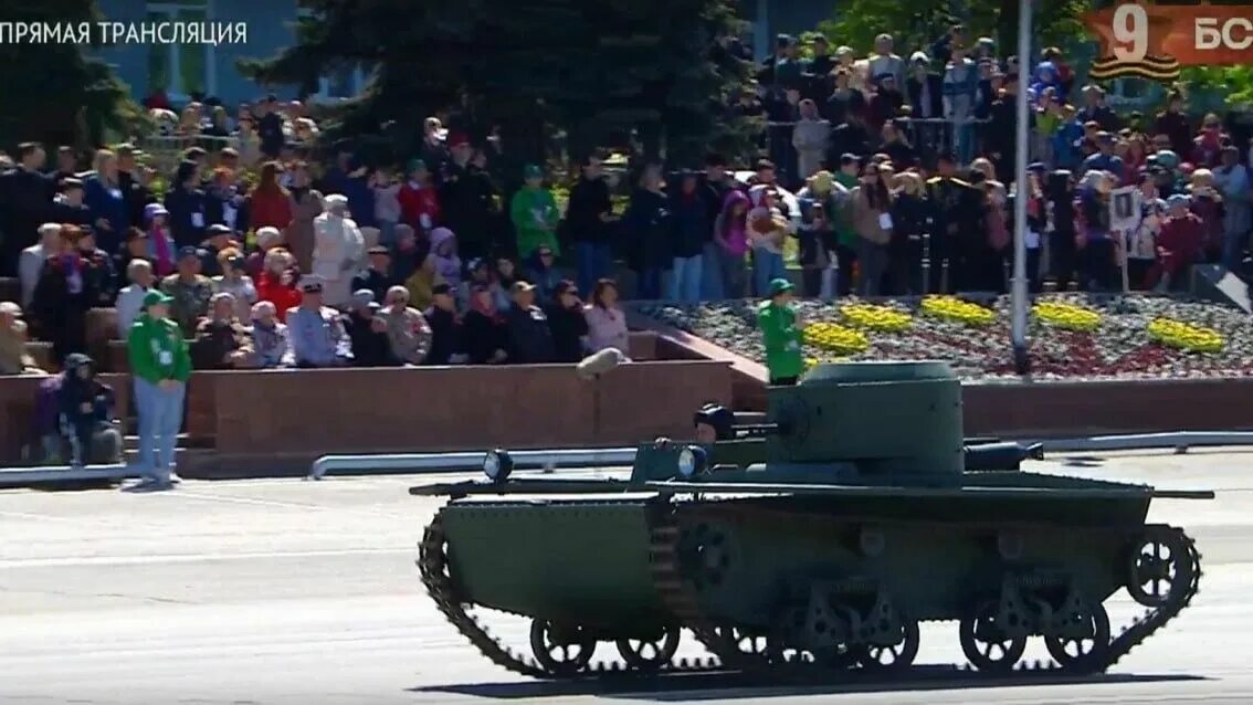Парад в уфе 2025. Парад 9 мая. парадом уфа. парад военной техники.