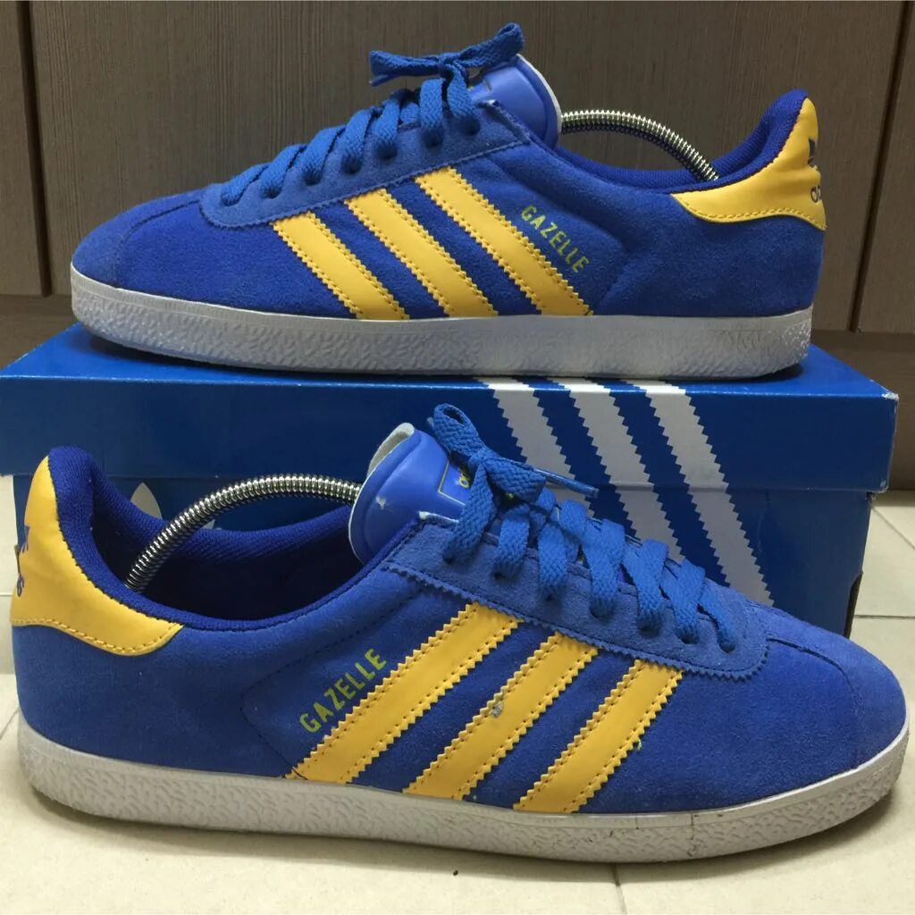 Желто синие кроссовки. Adidas Gazelle Stockholm. Adidas Gazelle синие с желтым. Adidas Stockholm 2019. Кроссовки адидас Stockholm.