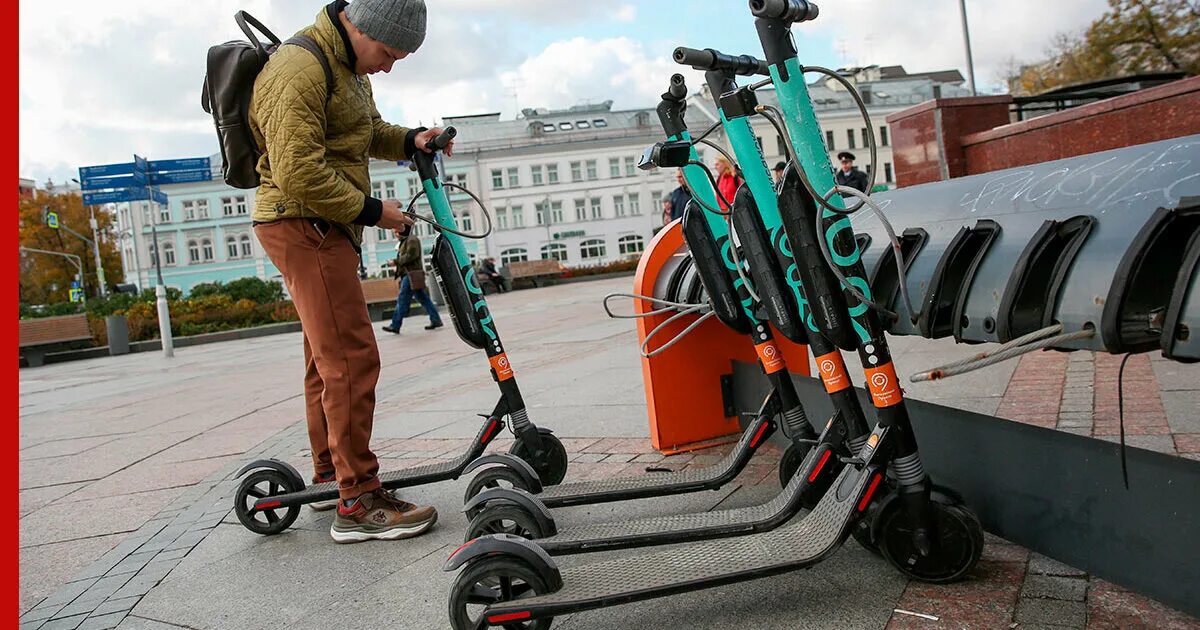 Кататься на электросамокате. Самокаты в городе. С какого возраста можно управлять прокатным самокатом. Памятка по безопасному передвижению на самокате. Электрические средства передвижения.